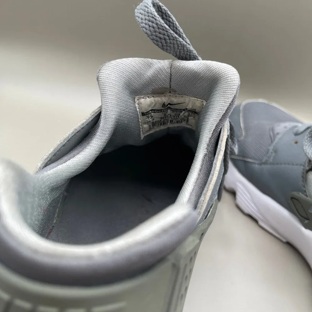 Nike Women's Grey Huarache Sz 9w - Picture 9 of 9